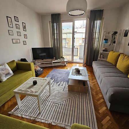Cosy Apartment In The Heart Of Skopje Exteriör bild