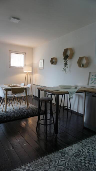 Cosy Apartment In The Heart Of Skopje Exteriör bild