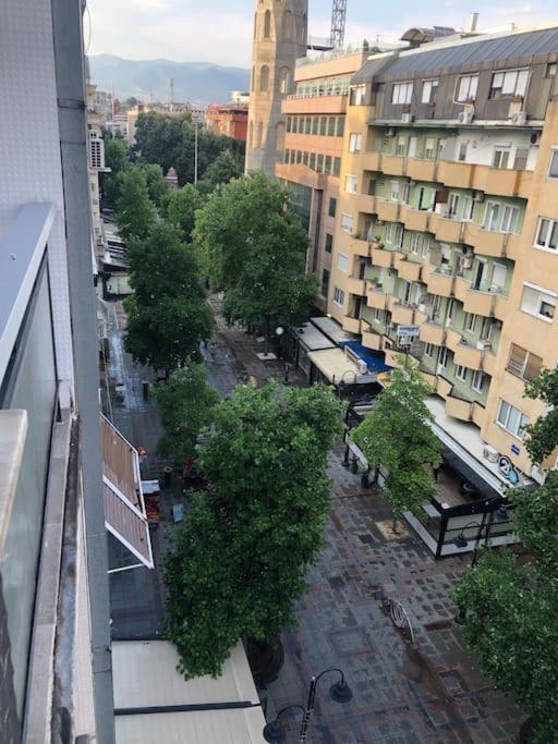 Cosy Apartment In The Heart Of Skopje Exteriör bild