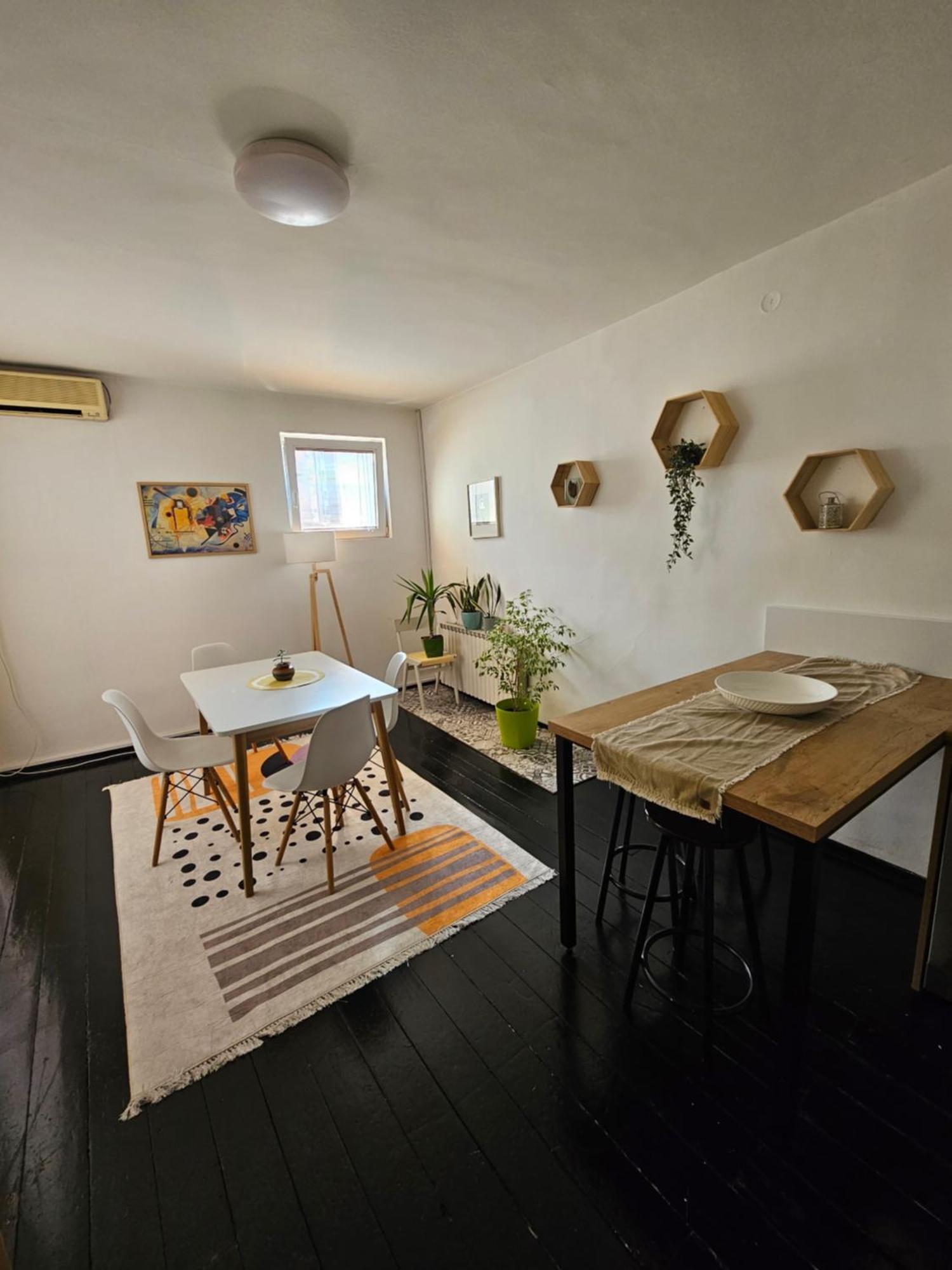 Cosy Apartment In The Heart Of Skopje Exteriör bild